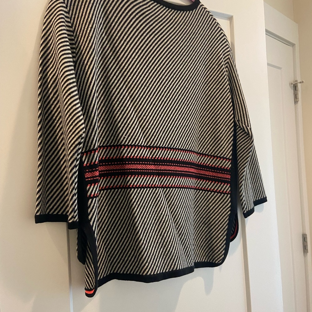 Sweater - Picture 2 of 3